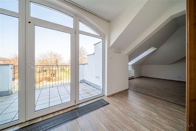 pokoj s terasou [80/89]